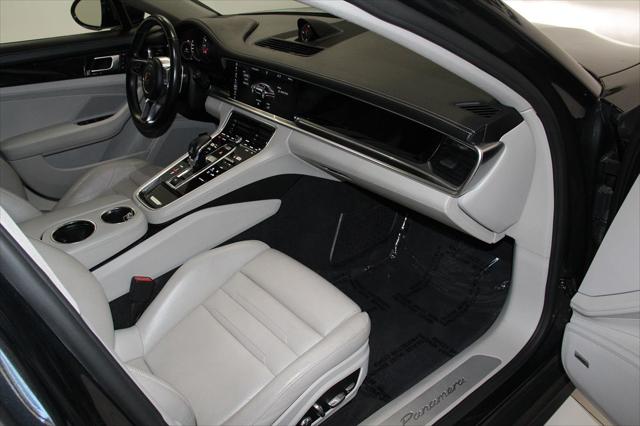 2018 Porsche Panamera 4