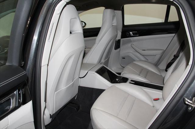 2018 Porsche Panamera 4