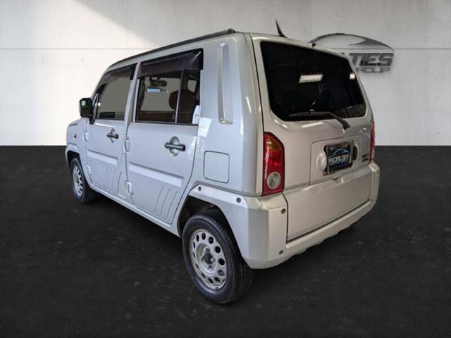 2000 Daihatsu Naked 2000