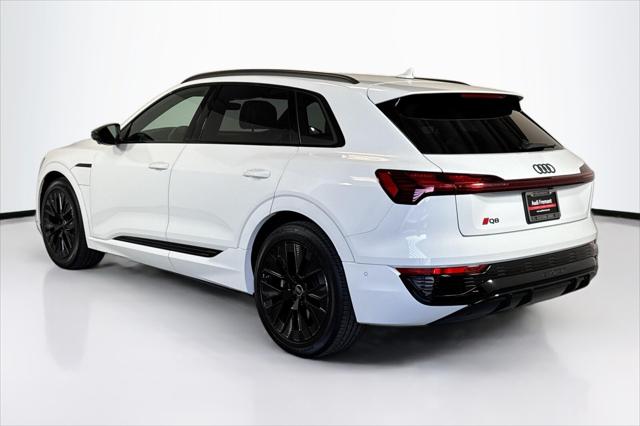 2024 Audi e-tron Prestige quattro