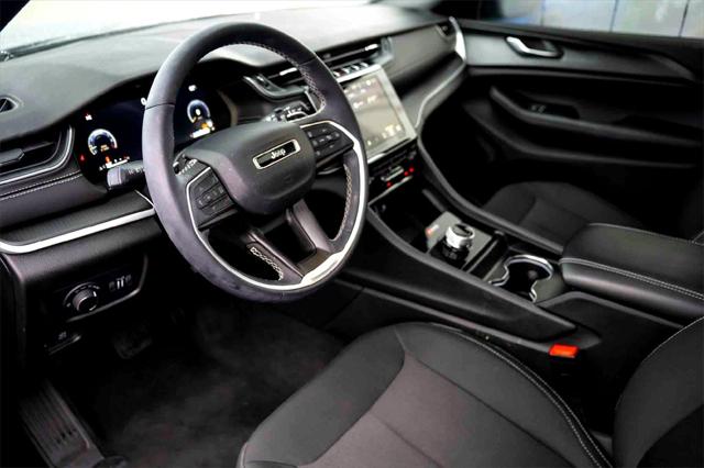 2025 Jeep Grand Cherokee L Laredo X 4x4