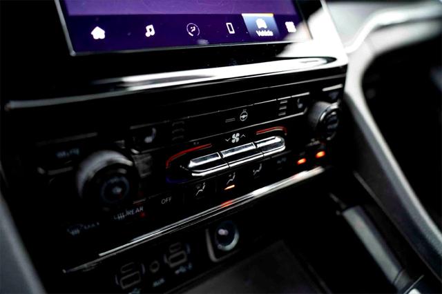 2025 Jeep Grand Cherokee L Laredo X 4x4