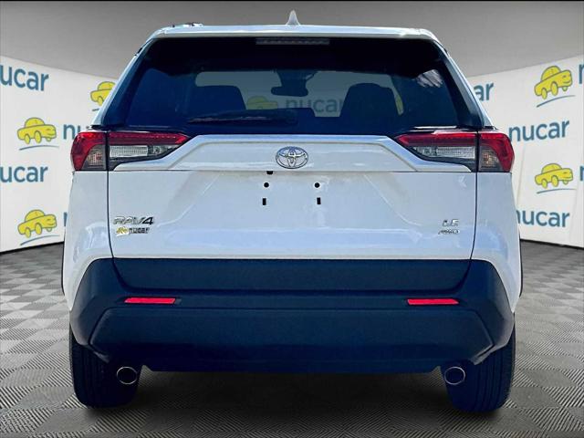 2022 Toyota RAV4 LE