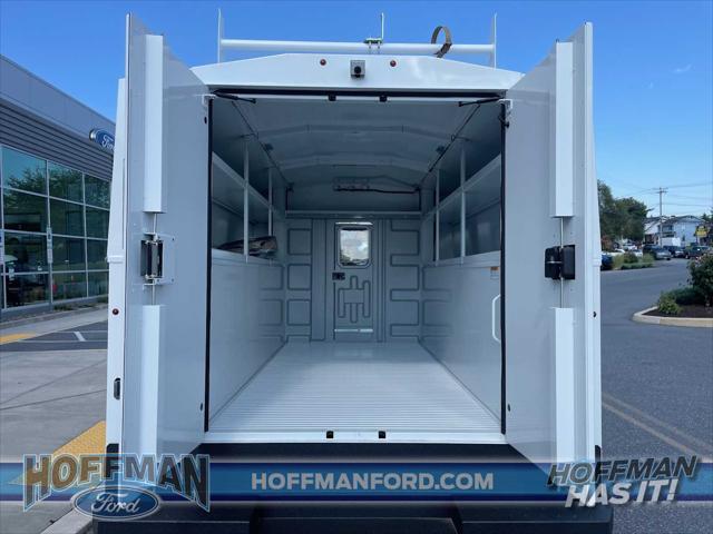 2025 Ford E-350 Cutaway Unknown