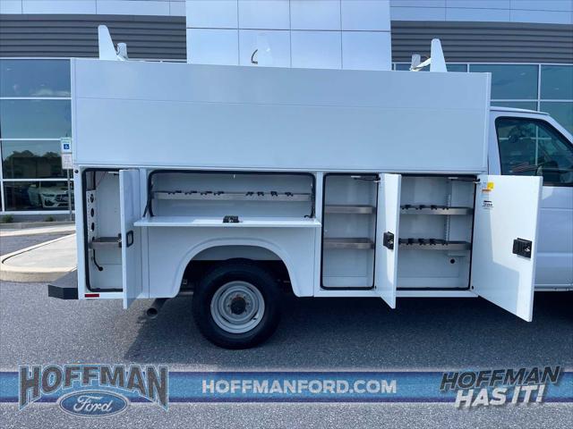 2025 Ford E-350 Cutaway Unknown