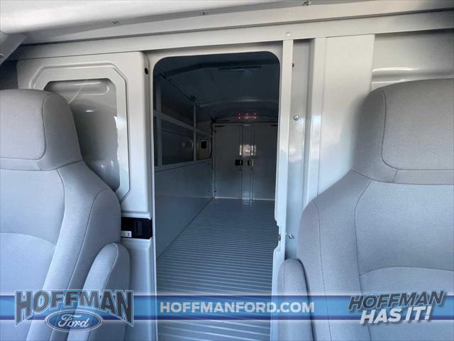 2025 Ford E-350 Cutaway Unknown