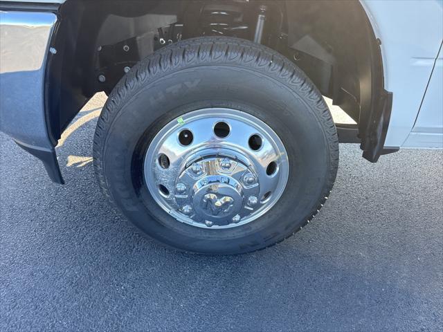 2026 RAM Ram 3500 Chassis Cab RAM 3500 TRADESMAN CREW CAB CHASSIS 4X4 60 CA 2026 RAM Ram 3500 Chassis Cab RAM 3500 TRADESMAN CREW CAB CHASSIS 4X4 60 CA