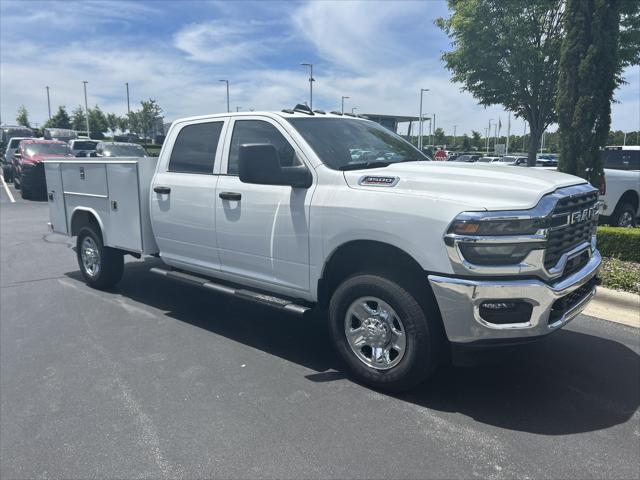 2026 RAM Ram 3500 RAM 3500 TRADESMAN CREW CAB 4X4 8 BOX
