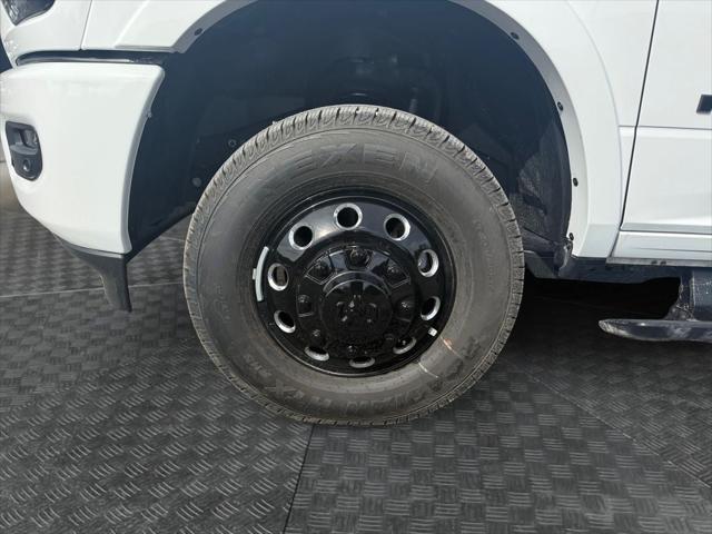 2026 Ram 3500 Limited Crew Cab 4x4 8' Box