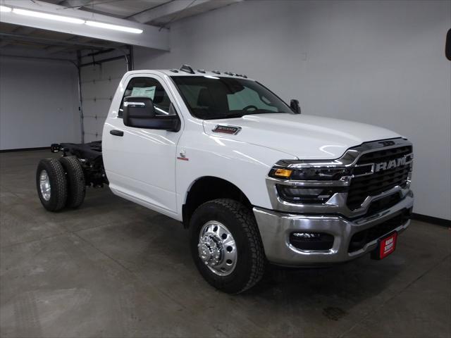 2026 RAM Ram 3500 Chassis Cab RAM 3500 TRADESMAN CHASSIS REGULAR CAB 4X4 60 CA