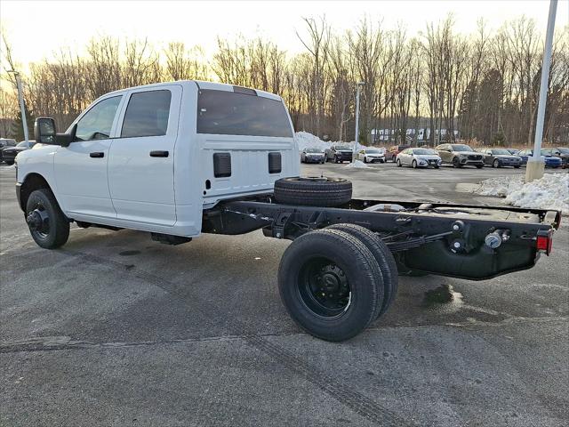 2026 RAM Ram 3500 Chassis Cab RAM 3500 TRADESMAN CREW CAB CHASSIS 4X4 60 CA