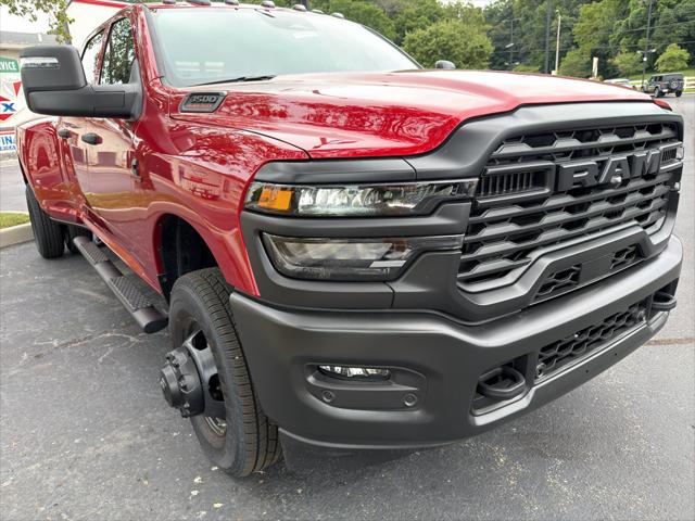 2026 RAM Ram 3500 RAM 3500 TRADESMAN CREW CAB 4X4 8 BOX