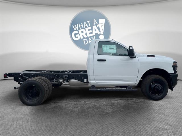 2026 RAM Ram 3500 Chassis Cab RAM 3500 TRADESMAN CHASSIS REGULAR CAB 4X4 60 CA