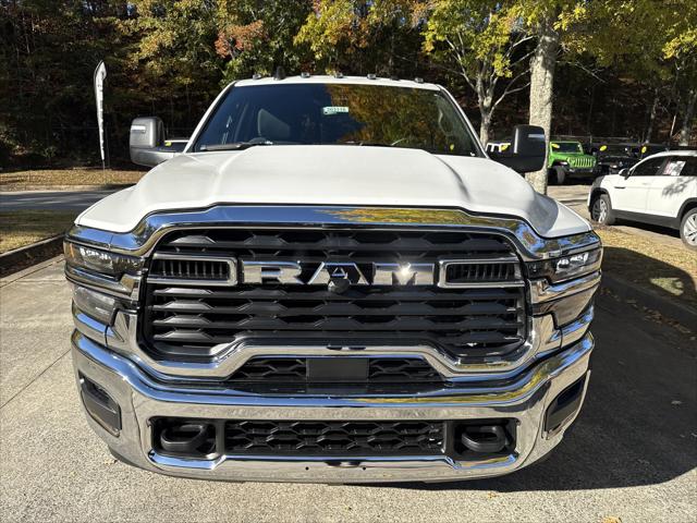 2026 RAM Ram 3500 Chassis Cab RAM 3500 TRADESMAN CREW CAB CHASSIS 4X4 60 CA 2026 RAM Ram 3500 Chassis Cab RAM 3500 TRADESMAN CREW CAB CHASSIS 4X4 60 CA