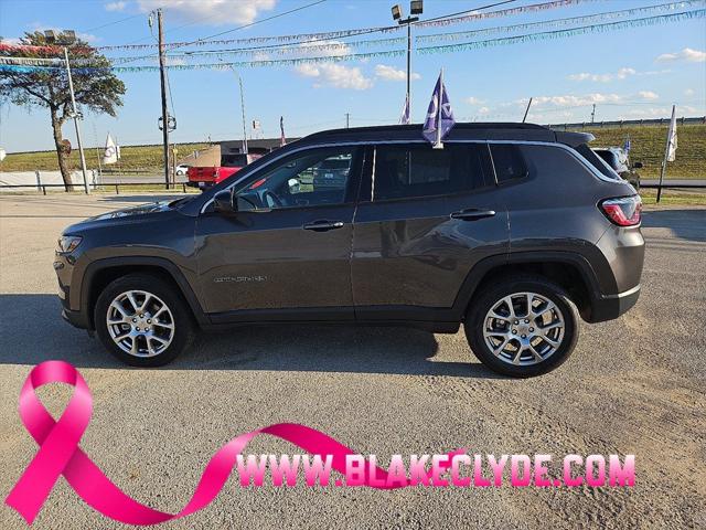 2022 Jeep Compass Latitude Lux 4x4 2022 Jeep Compass Latitude Lux 4x4