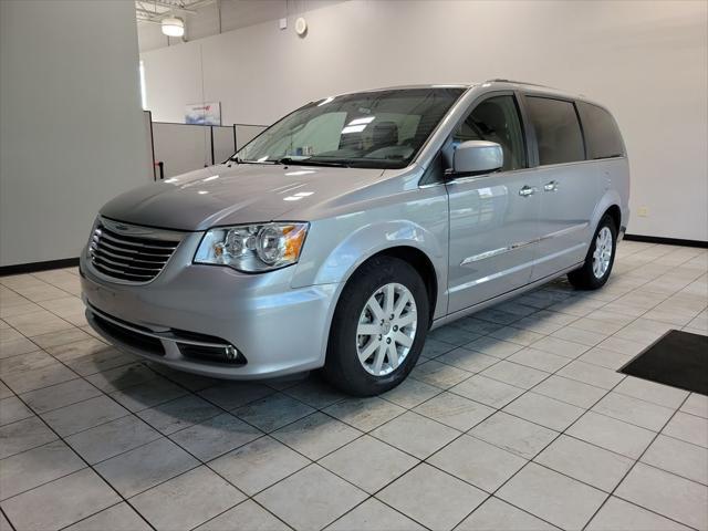 2016 Chrysler Town and Country Touring