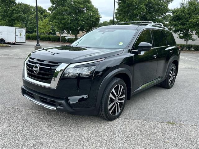 2025 Nissan Pathfinder Platinum 4WD