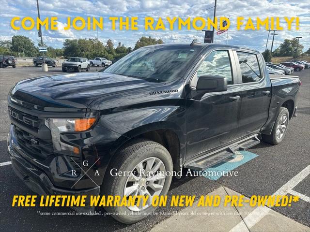 2023 Chevrolet Silverado 1500 4WD Crew Cab Short Bed Custom
