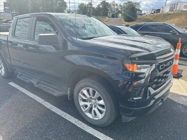 2023 Chevrolet Silverado 1500 4WD Crew Cab Short Bed Custom