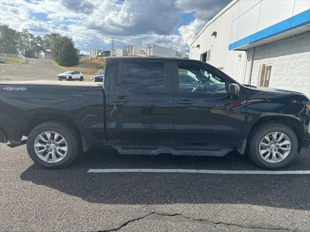 2023 Chevrolet Silverado 1500 4WD Crew Cab Short Bed Custom
