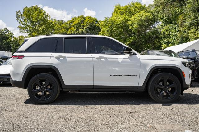 2022 Jeep Grand Cherokee Altitude 4x4 2022 Jeep Grand Cherokee Altitude 4x4