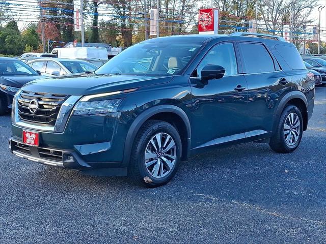 2022 Nissan Pathfinder SL 4WD