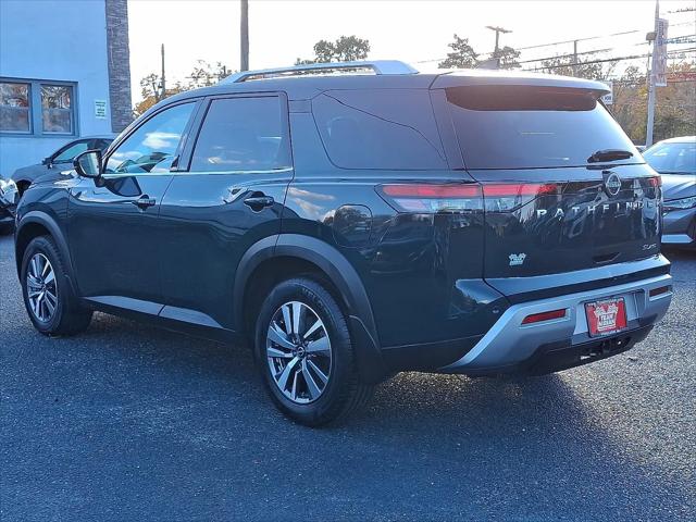 2022 Nissan Pathfinder SL 4WD