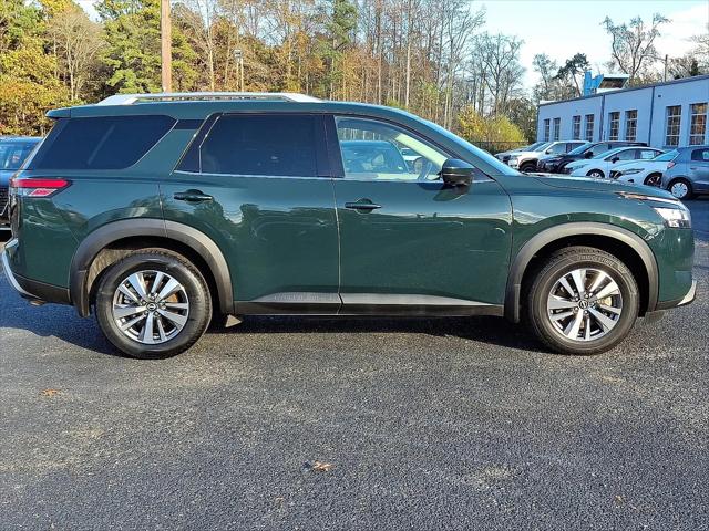 2022 Nissan Pathfinder SL 4WD