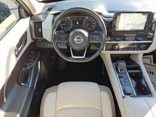 2022 Nissan Pathfinder SL 4WD