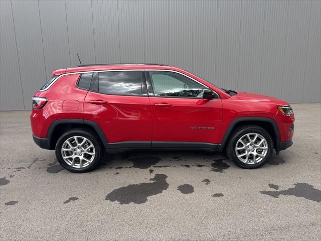 2023 Jeep Compass Latitude Lux FWD