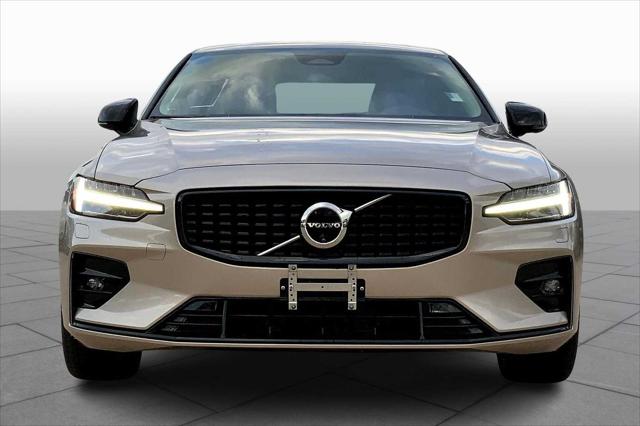 2024 Volvo S60 B5 Plus Dark Theme