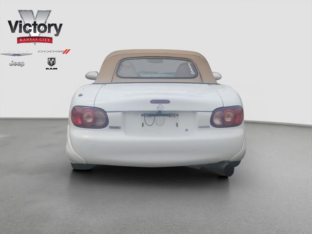 2002 Mazda MX-5 Miata Base