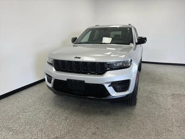 2024 Jeep Grand Cherokee Altitude 4x4 2024 Jeep Grand Cherokee Altitude 4x4