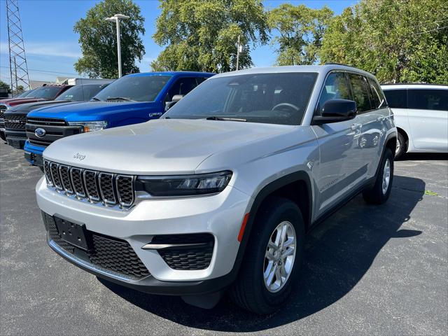 2024 Jeep Grand Cherokee Laredo 4x4 2024 Jeep Grand Cherokee Laredo 4x4