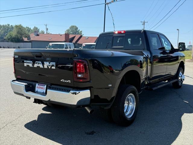 2025 RAM 3500 Tradesman Crew Cab 4x4 8 Box