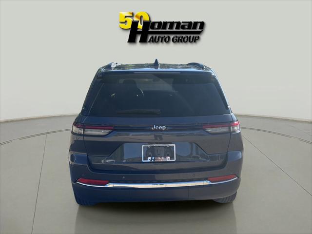 2022 Jeep Grand Cherokee Laredo 4x4