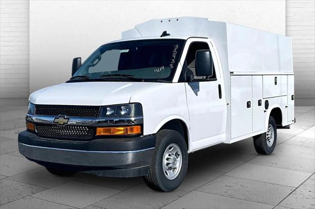 2025 Chevrolet Express Cutaway Work Van