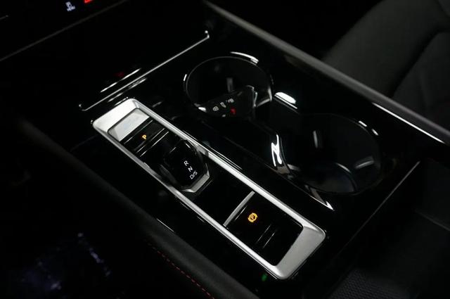 2026 Volkswagen Atlas Peak Edition