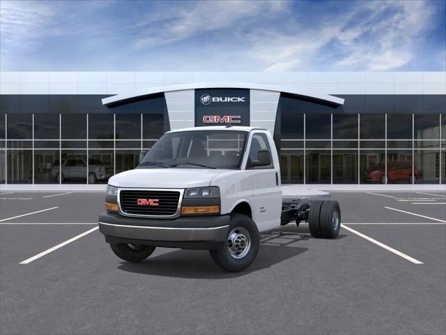 2025 GMC Savana Cutaway 4500 Van