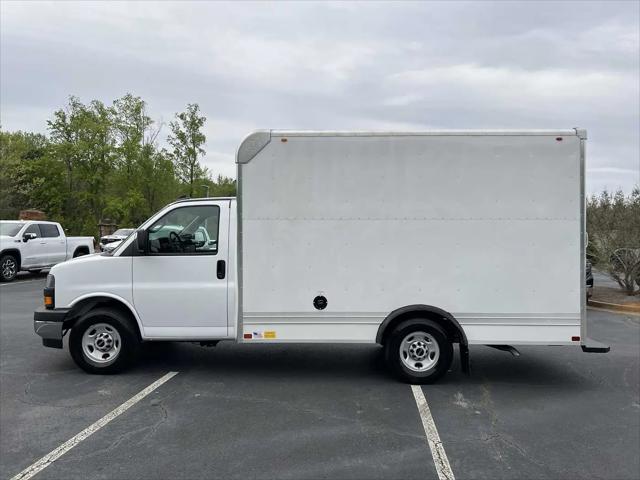 2025 GMC Savana Cutaway Work Van