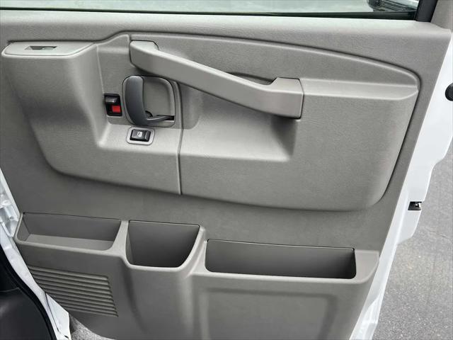 2025 GMC Savana Cutaway Work Van