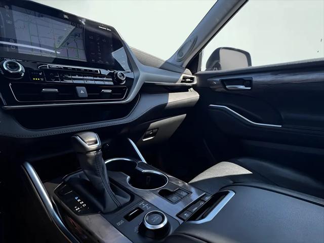 2020 Toyota Highlander Platinum