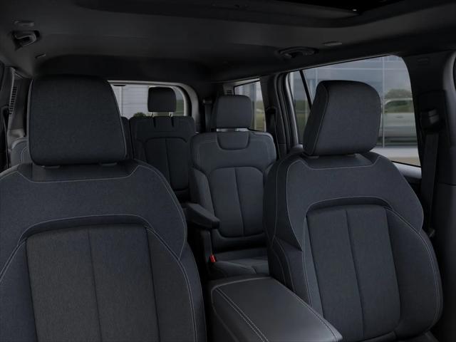 2025 Jeep Grand Cherokee L Laredo X 4x4