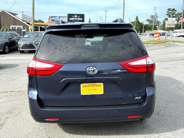2019 Toyota Sienna XLE 8 Passenger