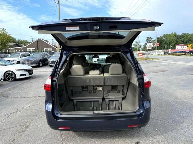 2019 Toyota Sienna XLE 8 Passenger