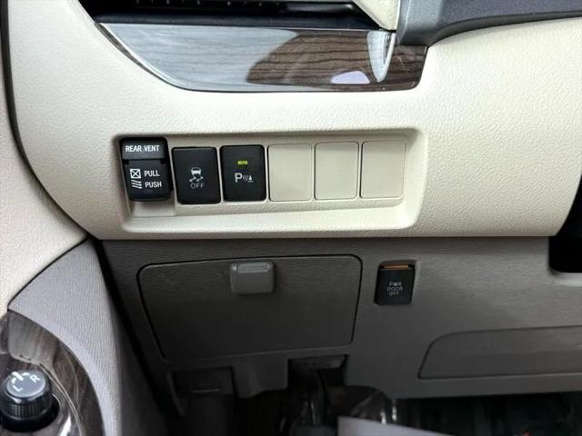 2019 Toyota Sienna XLE 8 Passenger
