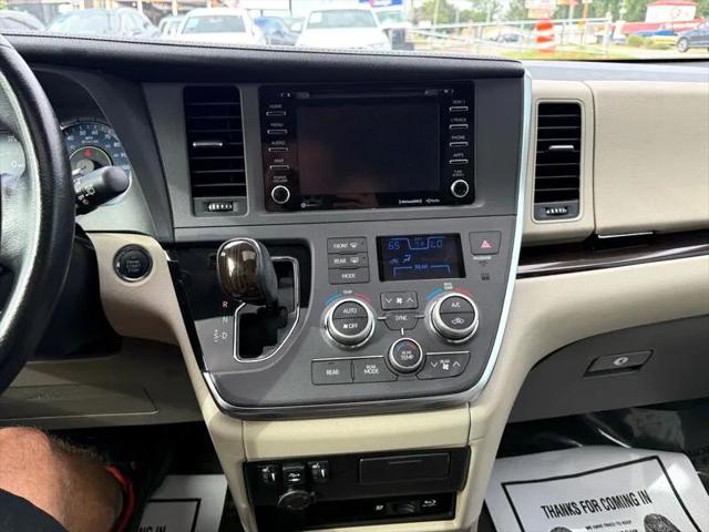 2019 Toyota Sienna XLE 8 Passenger