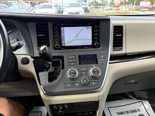 2019 Toyota Sienna XLE 8 Passenger