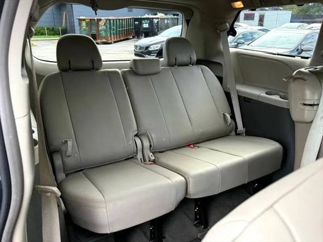2019 Toyota Sienna XLE 8 Passenger