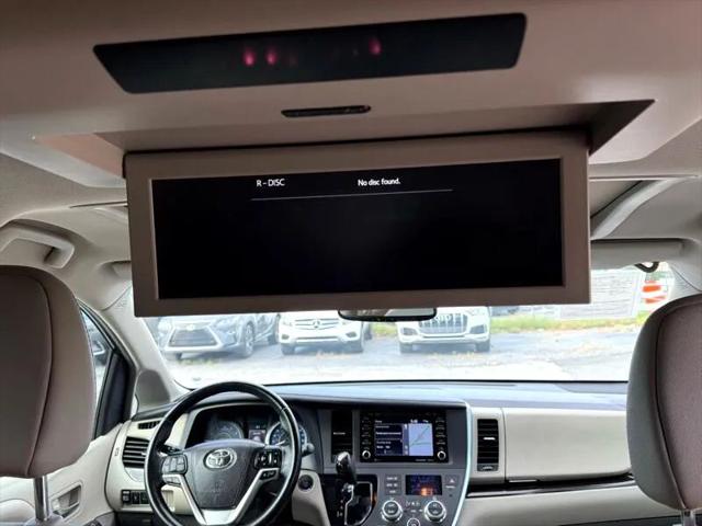 2019 Toyota Sienna XLE 8 Passenger